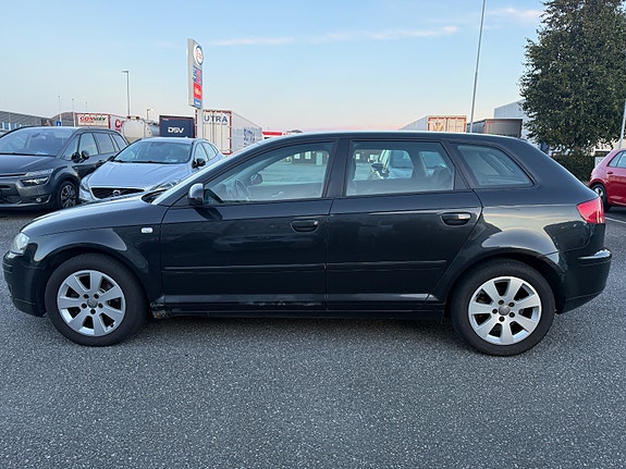 Audi A3 8 of 17