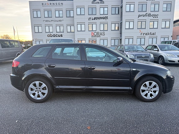Audi A3 4 of 17