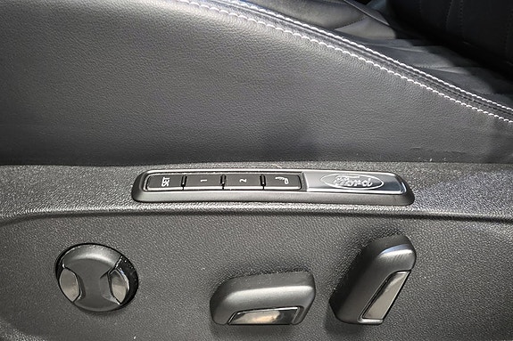 Ford Explorer 25 of 27
