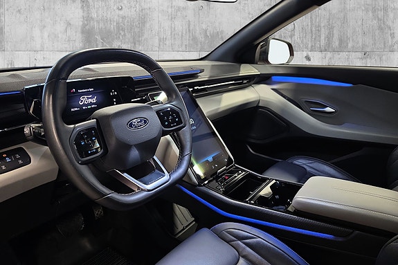 Ford Explorer 14 of 27