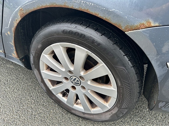 Volkswagen Passat 17 of 24