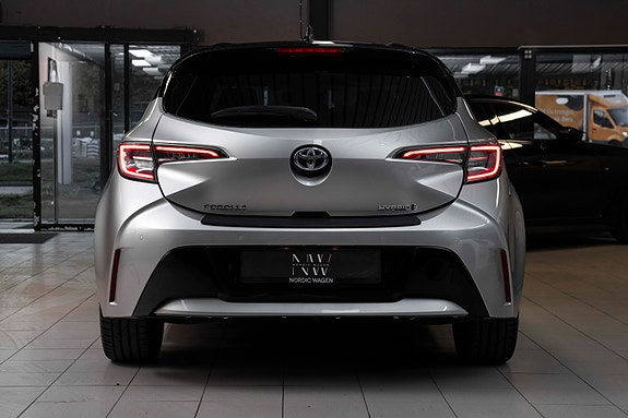 Toyota Corolla 8 of 27
