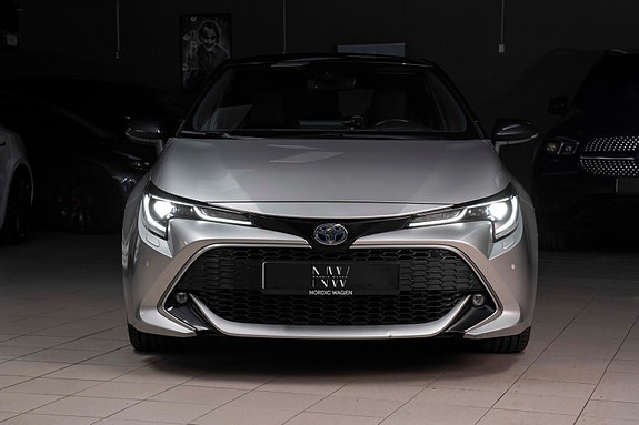 Toyota Corolla 3 of 27