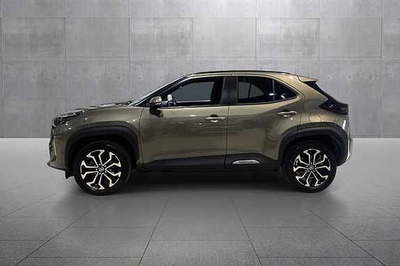 Toyota Yaris Cross 2 of 18