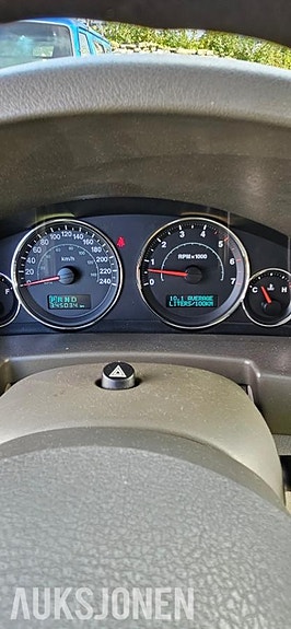 Jeep Commander 7 of 11