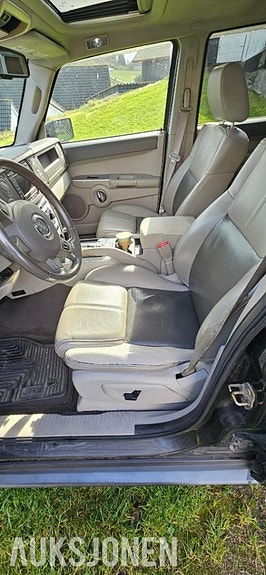 Jeep Commander 9 of 11