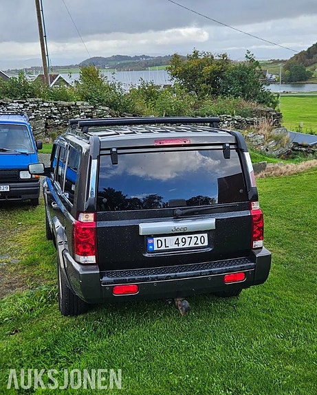 Jeep Commander 4 of 11