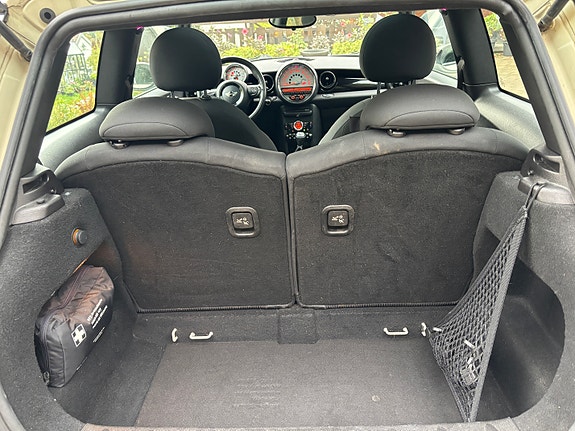 MINI Cooper 10 of 11