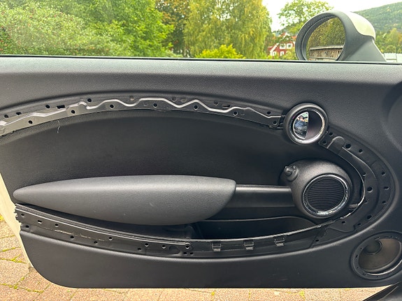 MINI Cooper 9 of 11