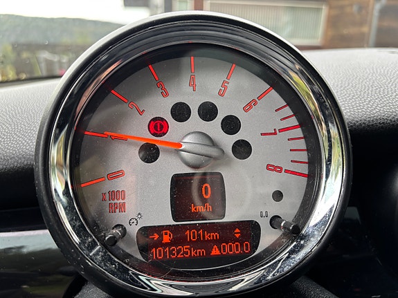MINI Cooper 8 of 11