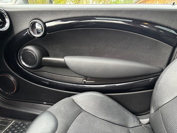 MINI Cooper 7 of 11