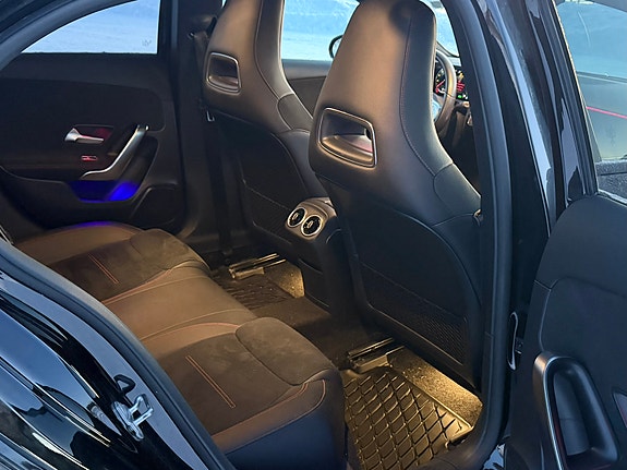 Mercedes-Benz A250 e 9 of 20