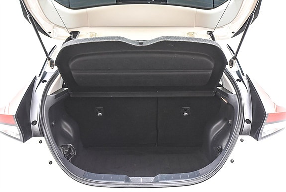 Nissan Leaf 10 of 27