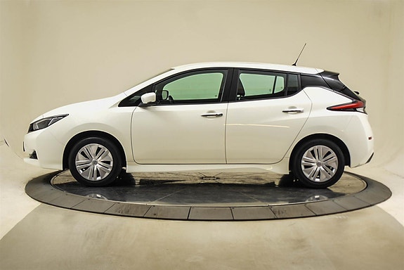 Nissan Leaf 4 of 27
