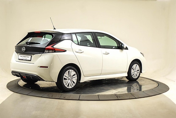 Nissan Leaf 7 of 27
