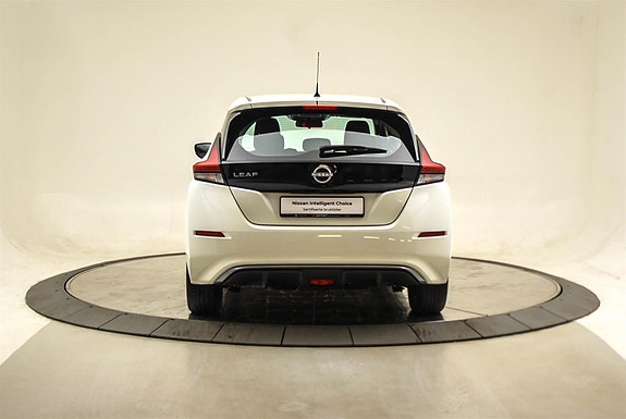 Nissan Leaf 6 of 27