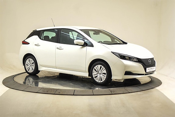Nissan Leaf 2 of 27