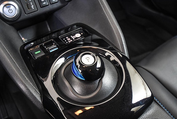 Nissan Leaf 14 of 27