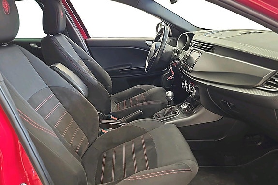 Alfa Romeo Giulietta 23 of 25