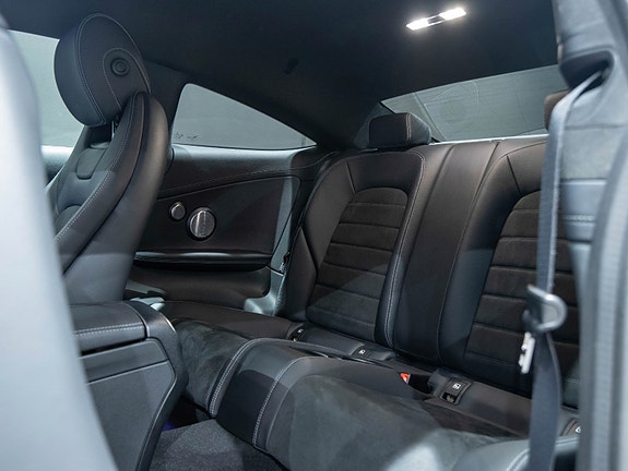 Mercedes-Benz C200 9 of 15
