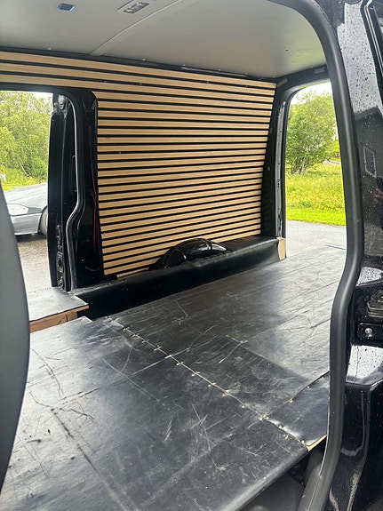Volkswagen Caddy Maxi 8 of 15
