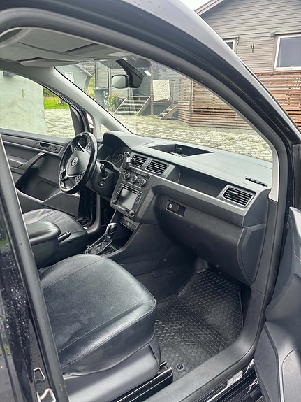 Volkswagen Caddy Maxi 12 of 15
