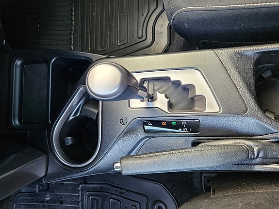 Toyota RAV4 21 of 28