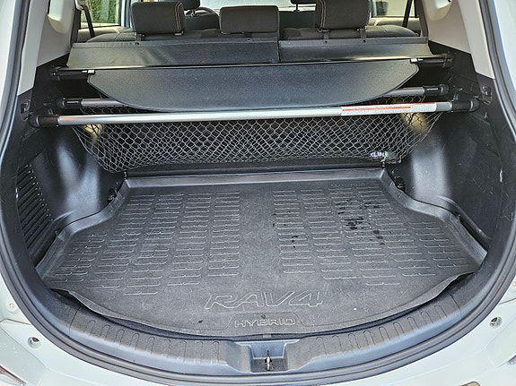 Toyota RAV4 12 of 28