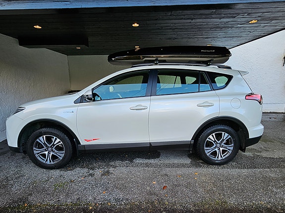Toyota RAV4 8 of 28