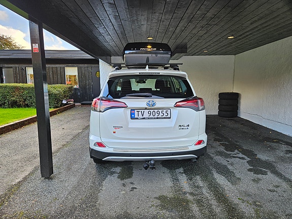 Toyota RAV4 10 of 28