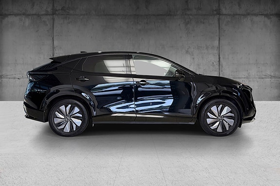 Nissan Ariya 9 of 30