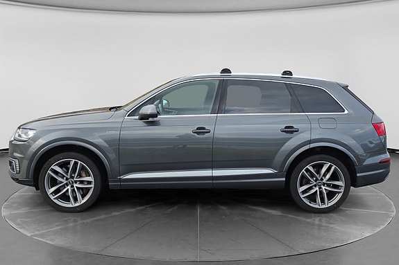 Audi Q7 2 of 20