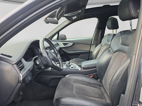 Audi Q7 9 of 20