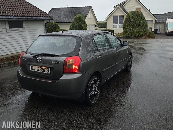 Toyota Corolla 10 of 15