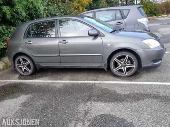 Toyota Corolla 5 of 15