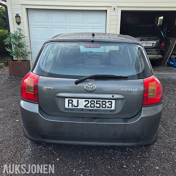 Toyota Corolla 9 of 15