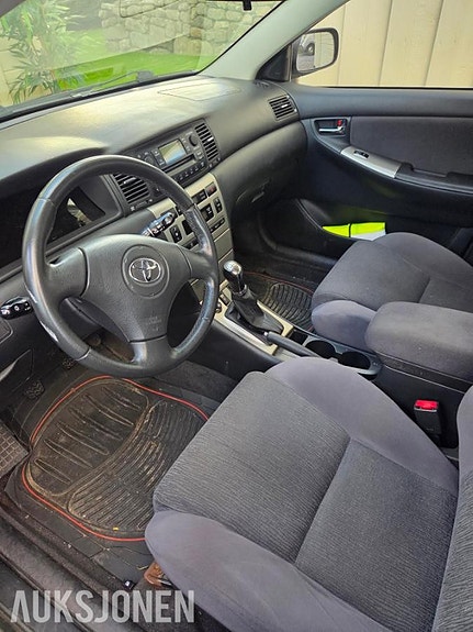 Toyota Corolla 13 of 15