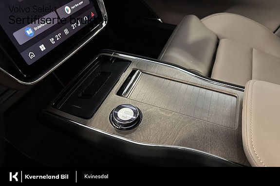 Volvo EX90 27 of 30