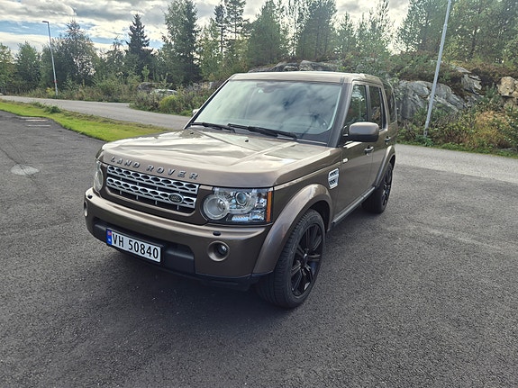 Land Rover Discovery 4 2 of 30