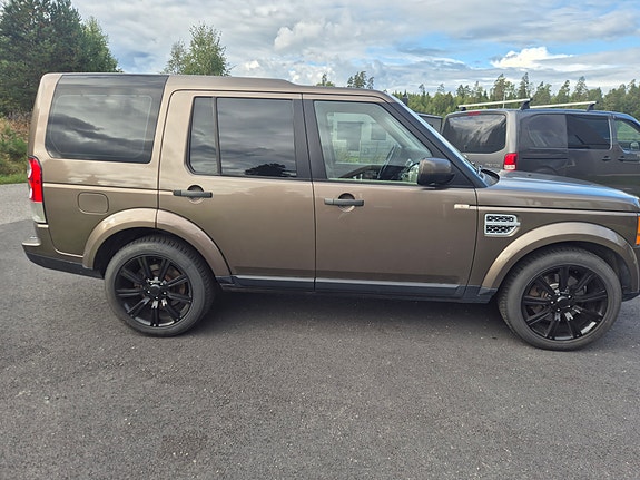Land Rover Discovery 4 21 of 30