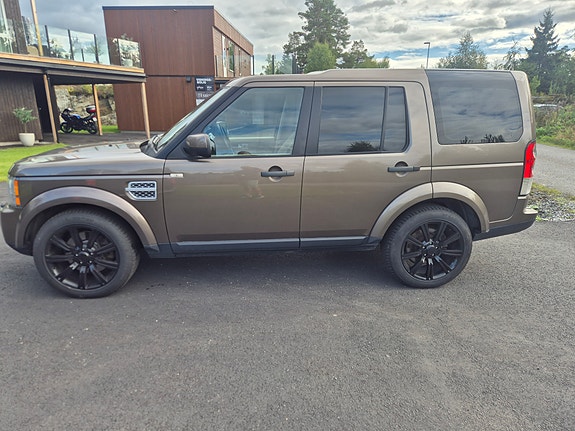 Land Rover Discovery 4 24 of 30