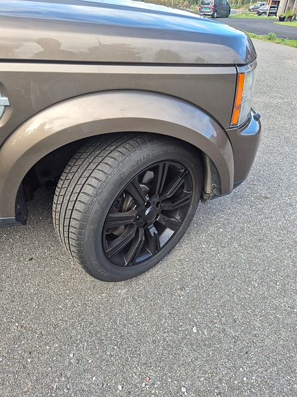 Land Rover Discovery 4 26 of 30