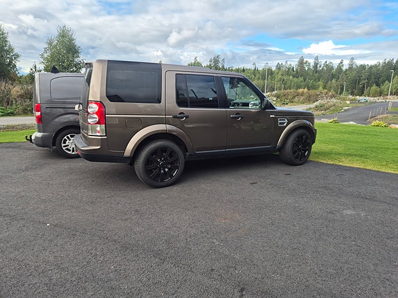 Land Rover Discovery 4 9 of 30