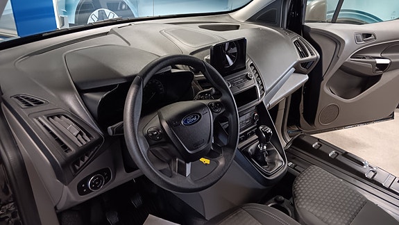 Ford Transit Connect 22 of 26