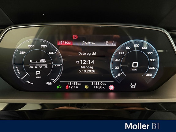 Audi e-tron 10 of 16