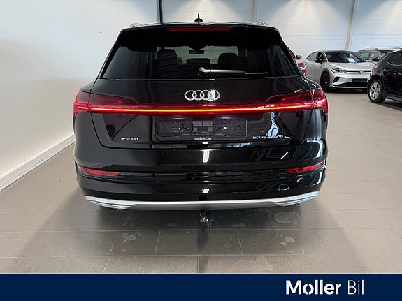 Audi e-tron 7 of 16