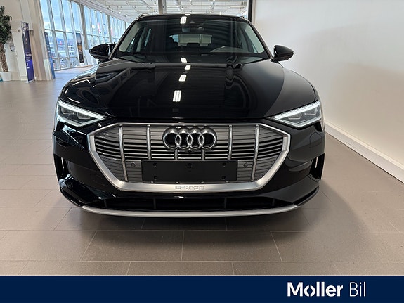 Audi e-tron 6 of 16