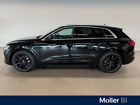 Audi e-tron 4 of 16