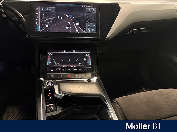 Audi e-tron 13 of 16