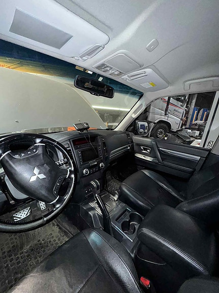 Mitsubishi Pajero 6 of 9